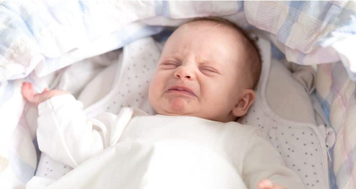 Vì sao trẻ sơ sinh thường quấy khóc vào ban đêm? 11