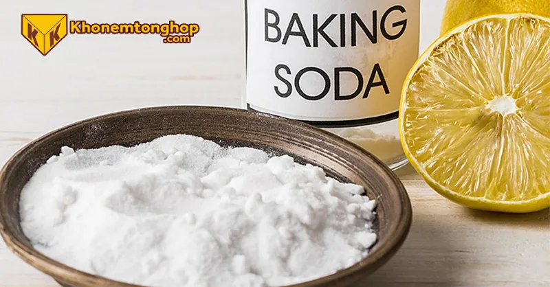 Sử dụng baking soda để hút ẩm và khử khuẩn topper