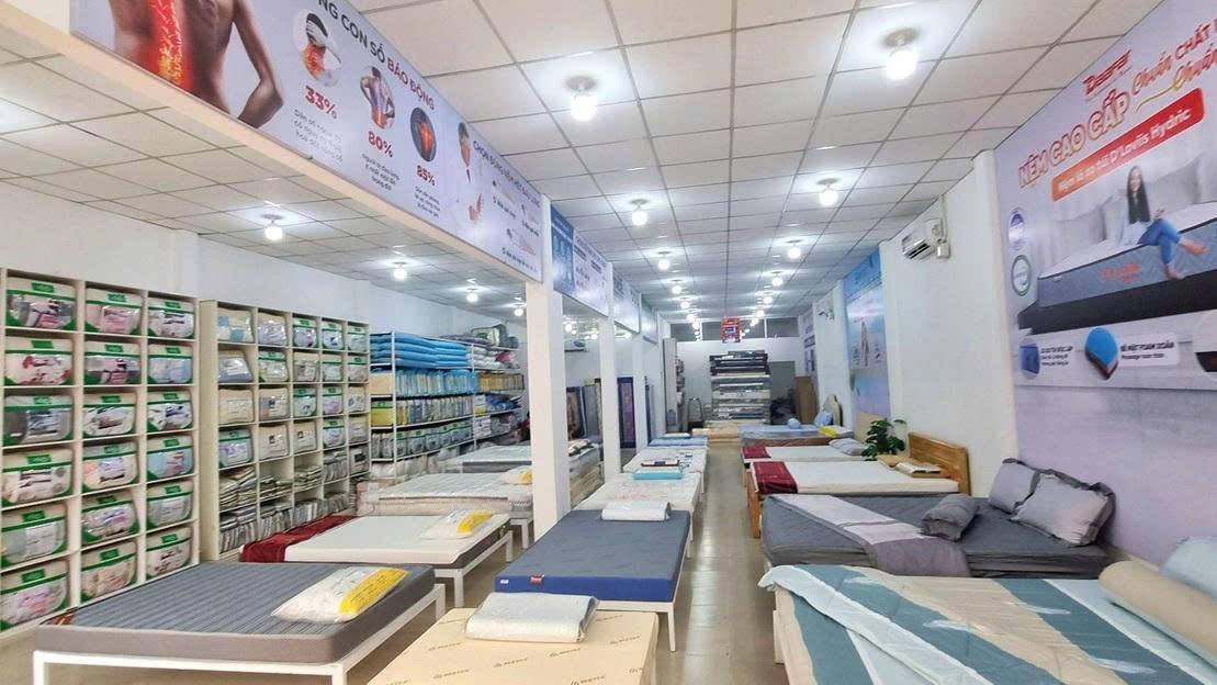 Kho Nệm Tổng Hợp cung cấp đầy đủ các sản phẩm chăn ga gối nệm chính hãng, giá tốt
