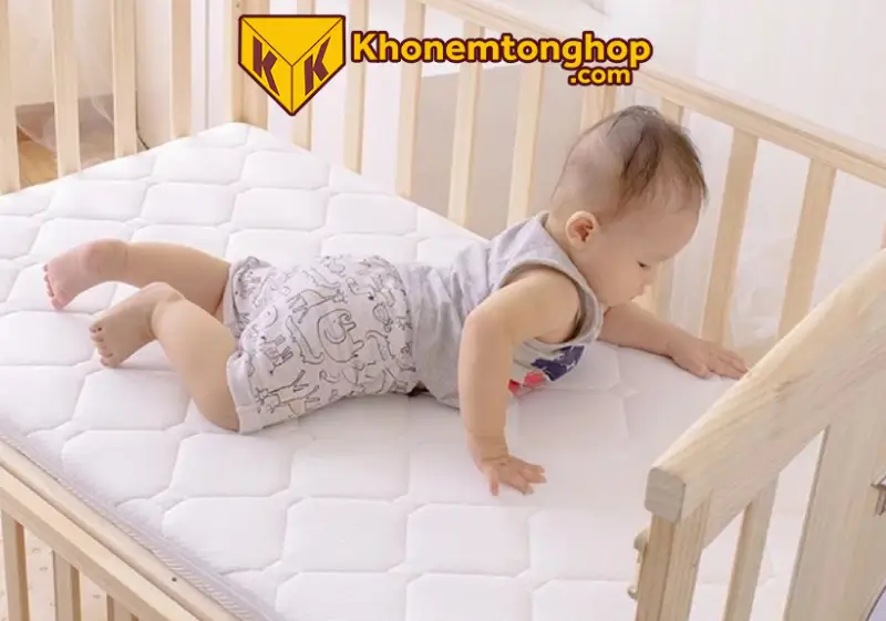 Mẫu nệm foam cho em bé có độ dày vừa phải